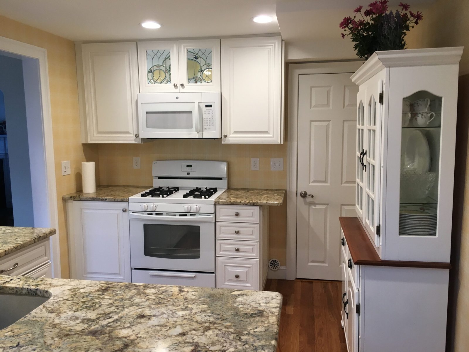Kitchen Renovation. Kitchen remodeling contractor. LL home improvement llc. home renovations. contractor.